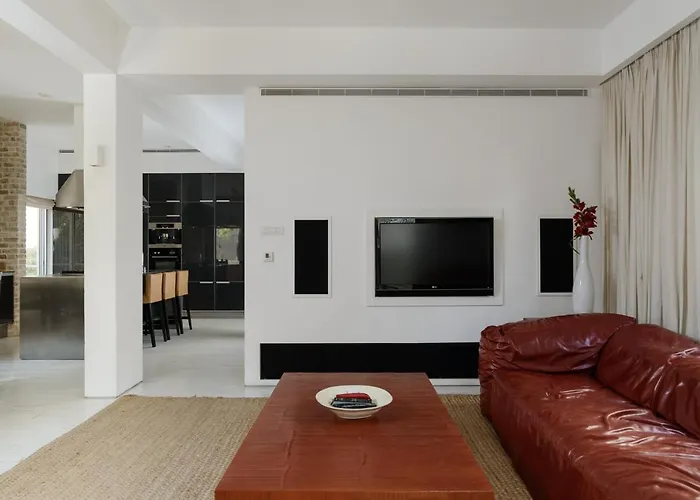 Luxury Chefs Apartment Near The Sea